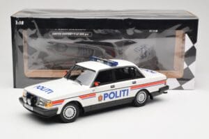 Volvo 240 GL Politi Norway Minichamps 1:18 155171491 Metal - imagen 6 de 6