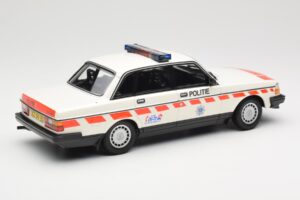 Volvo 240 GL Politie Netherlands Minichamps 1:18 155171498 Metal - imagen 2 de 6