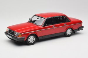 Volvo 240 GL Rojo Minichamps 1:18 155171401 Metal