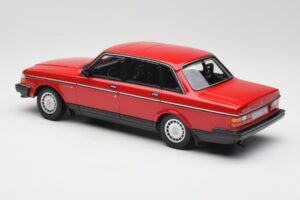 Volvo 240 GL Rojo Minichamps 1:18 155171401 Metal - imagen 5 de 6
