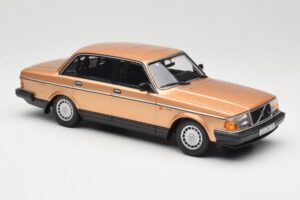 Volvo 240 GL Dorado Minichamps 1:18 155171405 Metal - imagen 4 de 6