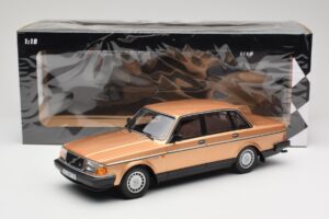 Volvo 240 GL Dorado Minichamps 1:18 155171405 Metal - imagen 6 de 6