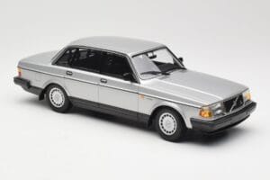 Volvo 240 GL Plata Minichamps 1:18 155171408 Metal - imagen 4 de 6