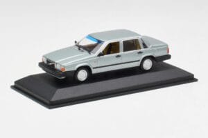 Volvo 240 GL Plata Metálico Minichamps 1:43 940171402 Metal - imagen 2 de 4