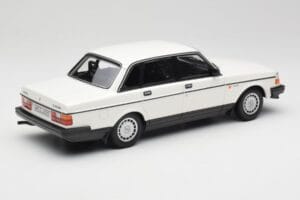 Volvo 240 GL Blanco Minichamps 1:18 155171402 Metal - imagen 2 de 6