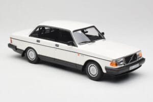 Volvo 240 GL Blanco Minichamps 1:18 155171402 Metal - imagen 4 de 6