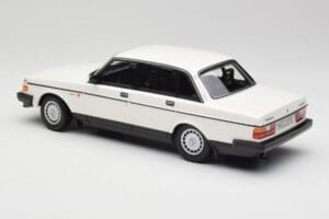 Volvo 240 GL Blanco Minichamps 1:18 155171402 Metal - imagen 5 de 6