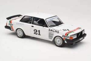 Volvo 240 Turbo #21 P. Stureson DTM Winner Wunstorf 1985 AUTOart 1:18 88592 Metal - imagen 6 de 8