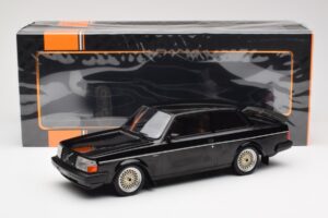 Volvo 240 Turbo Negro Custom IXO 1:18 18CMC178 Metal - imagen 6 de 6