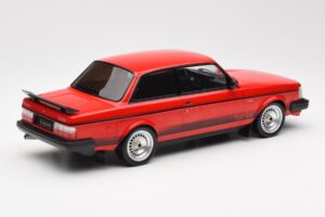 Volvo 240 Turbo Rojo Custom IXO 1:18 18CMC177 Metal - imagen 2 de 5