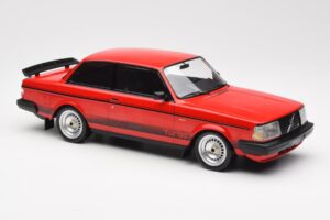 Volvo 240 Turbo Rojo Custom IXO 1:18 18CMC177 Metal - imagen 4 de 5