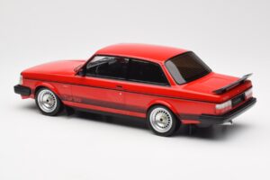 Volvo 240 Turbo Rojo Custom IXO 1:18 18CMC177 Metal - imagen 5 de 5