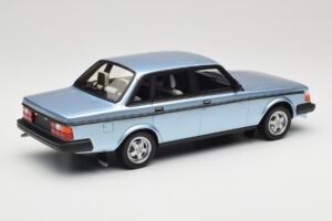 Volvo 244 Turbo Azul Claro DNA 1:18 DNA000135 Metal - imagen 2 de 6