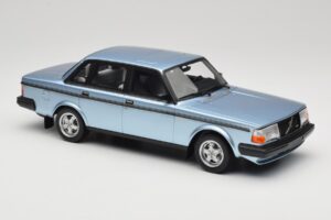 Volvo 244 Turbo Azul Claro DNA 1:18 DNA000135 Metal - imagen 4 de 6