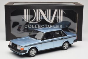 Volvo 244 Turbo Azul Claro DNA 1:18 DNA000135 Metal - imagen 6 de 6