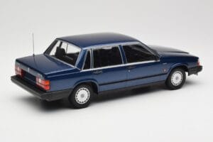 Volvo 740 GL Dark Blue Metallic Minichamps 1:18 155171701 Metal - imagen 2 de 6