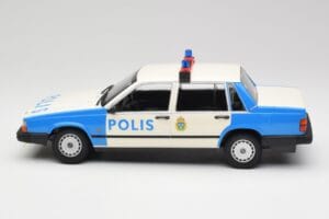 Volvo 740 GL Policía Sueca Minichamps 1:18 155171791 Metal - imagen 3 de 6