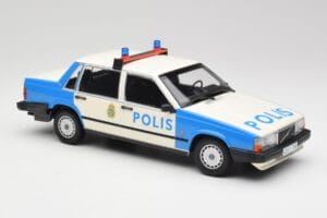 Volvo 740 GL Policía Sueca Minichamps 1:18 155171791 Metal - imagen 4 de 6