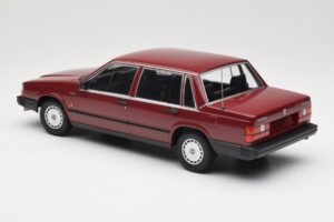 Volvo 740 GL Rojo Minichamps 1:18 155171704 Metal - imagen 5 de 6