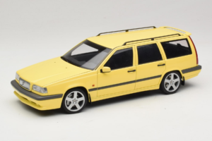 Volvo 850 T-5R Familiar Cream Yellow AUTOart 1:18 79506 Metal