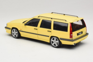 Volvo 850 T-5R Familiar Cream Yellow AUTOart 1:18 79506 Metal - imagen 7 de 8