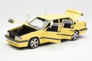 Volvo 850 T-5R Amarillo AUTOart 1:18 79501 Metal - imagen 2 de 8