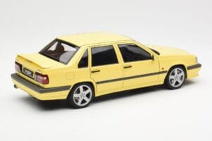 Volvo 850 T-5R Amarillo AUTOart 1:18 79501 Metal - imagen 3 de 8