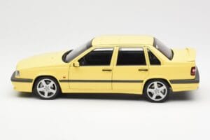 Volvo 850 T-5R Amarillo AUTOart 1:18 79501 Metal - imagen 4 de 8
