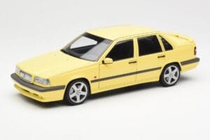 Volvo 850 T-5R Amarillo AUTOart 1:18 79501 Metal