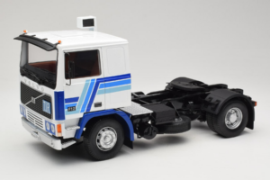 Volvo F12 Azul Blanco Road Kings 1:18 RK180033 Metal
