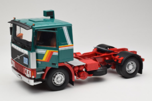 Volvo F1220 Verde Rojo Road Kings 1:18 RK180032 Metal - imagen 2 de 8