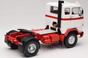 Volvo F88 Blanco Rojo MCG 1:18 MCG18141 Metal - imagen 3 de 8