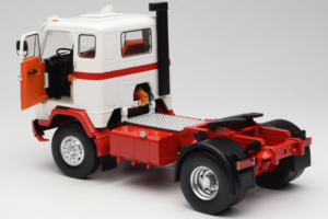Volvo F88 Blanco Rojo MCG 1:18 MCG18141 Metal - imagen 5 de 8