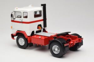 Volvo F88 Blanco Rojo MCG 1:18 MCG18141 Metal - imagen 7 de 8