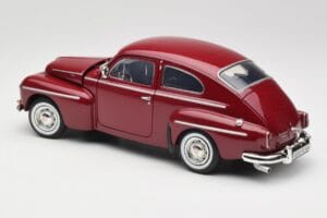 Volvo PV544 Cherry Red Revell 1:18 08887 Metal - imagen 7 de 8