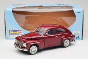 Volvo PV544 Cherry Red Revell 1:18 08887 Metal - imagen 8 de 8