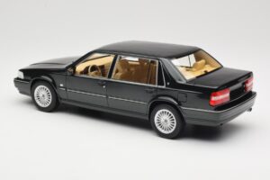 Volvo S90 Royal Green DNA 1:18 DNA000090 Metal - imagen 5 de 6