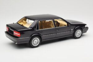 Volvo S90 Royal Violet DNA 1:18 DNA000089 Metal - imagen 2 de 6