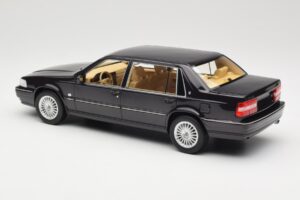 Volvo S90 Royal Violet DNA 1:18 DNA000089 Metal - imagen 5 de 6