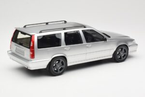 Volvo V70 R P80 Plata DNA 1:18 DNA000155 Metal - imagen 2 de 6