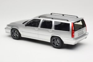 Volvo V70 R P80 Plata DNA 1:18 DNA000155 Metal - imagen 5 de 6