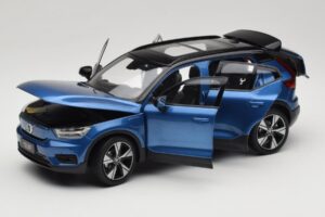 Volvo XC40 Recharge Azul Metalizado Paudi Model 1:18 2562373 Metal - imagen 2 de 8