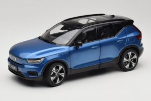 Volvo XC40 Recharge Azul Metalizado Paudi Model 1:18 2562373 Metal