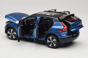 Volvo XC40 Recharge Azul Metalizado Paudi Model 1:18 2562373 Metal - imagen 5 de 8