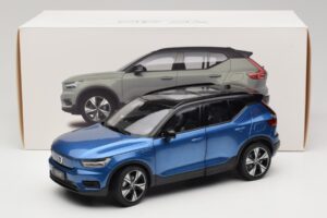 Volvo XC40 Recharge Azul Metalizado Paudi Model 1:18 2562373 Metal - imagen 8 de 8