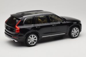 Volvo XC90 Onyx Black Paudi Model 1:18 9430842 Metal - imagen 3 de 8