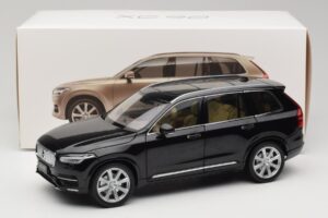 Volvo XC90 Onyx Black Paudi Model 1:18 9430842 Metal - imagen 8 de 8