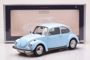 Volkswagen Beetle 1303 Azul Claro Norev 1:18 188532 Metal - imagen 6 de 6
