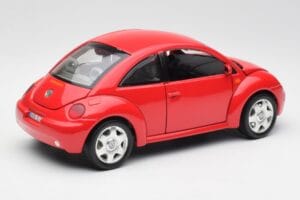 Volkswagen New Beetle Rojo Bburago 1:18 8185108 Metal - imagen 3 de 8