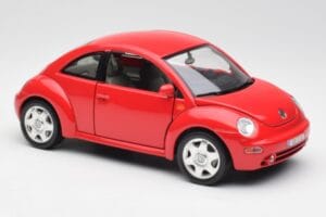 Volkswagen New Beetle Rojo Bburago 1:18 8185108 Metal - imagen 6 de 8